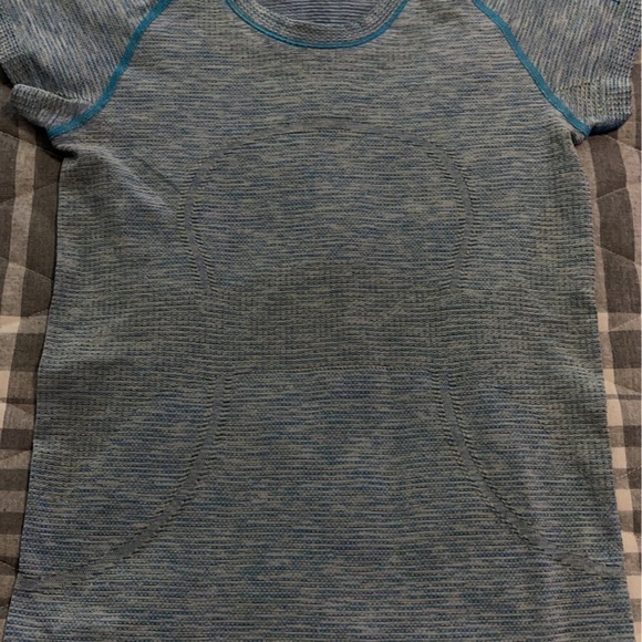 Lululemon swiftly tech crew in size 4 - Picture 2 of 9